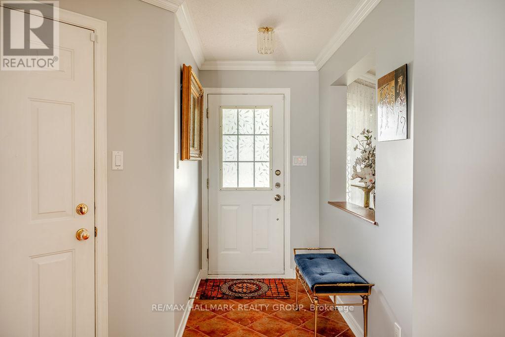 62 Wittingham Drive, Ottawa, Ontario  K2G 6H5 - Photo 4 - X12430116