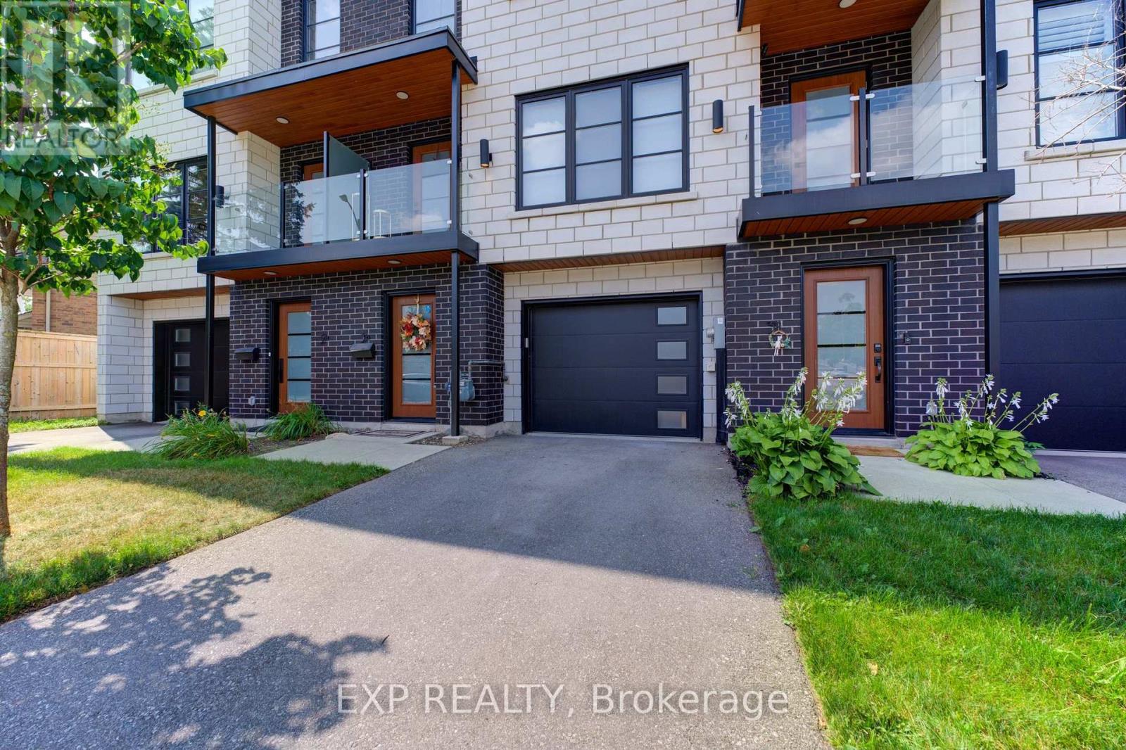 B - STUDIO - 3 SPRING LANE, Brantford, Ontario