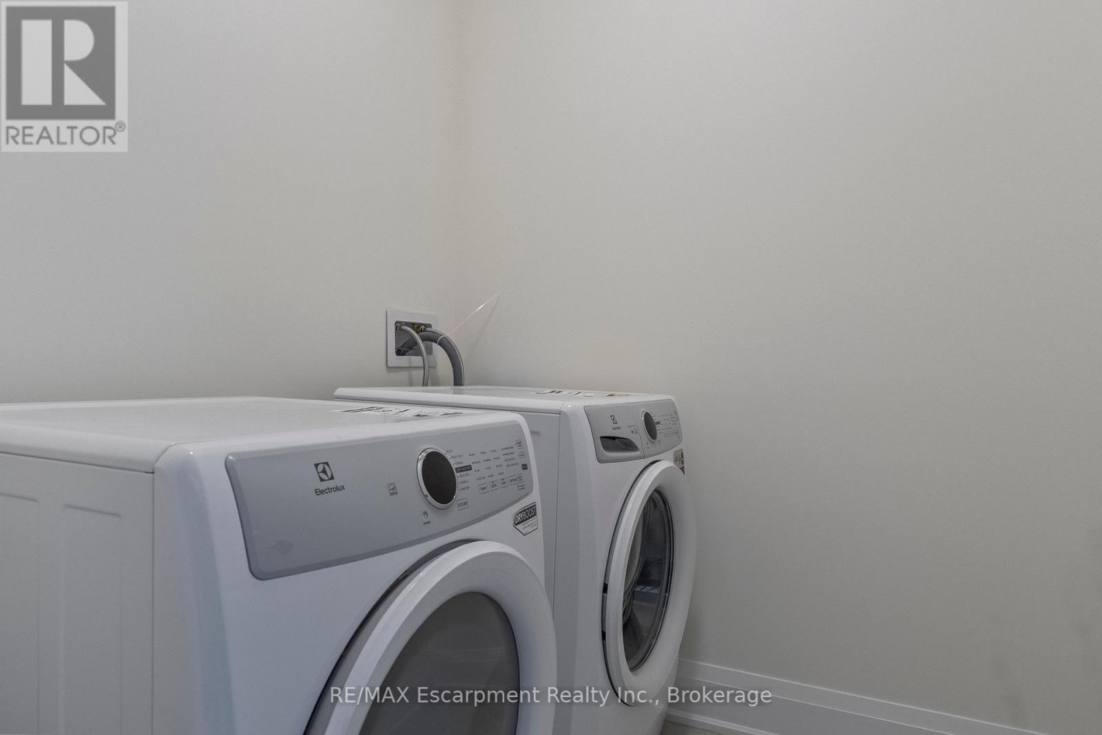 2 - 138 East Street, Oakville, Ontario  L6L 0H9 - Photo 10 - W12430094