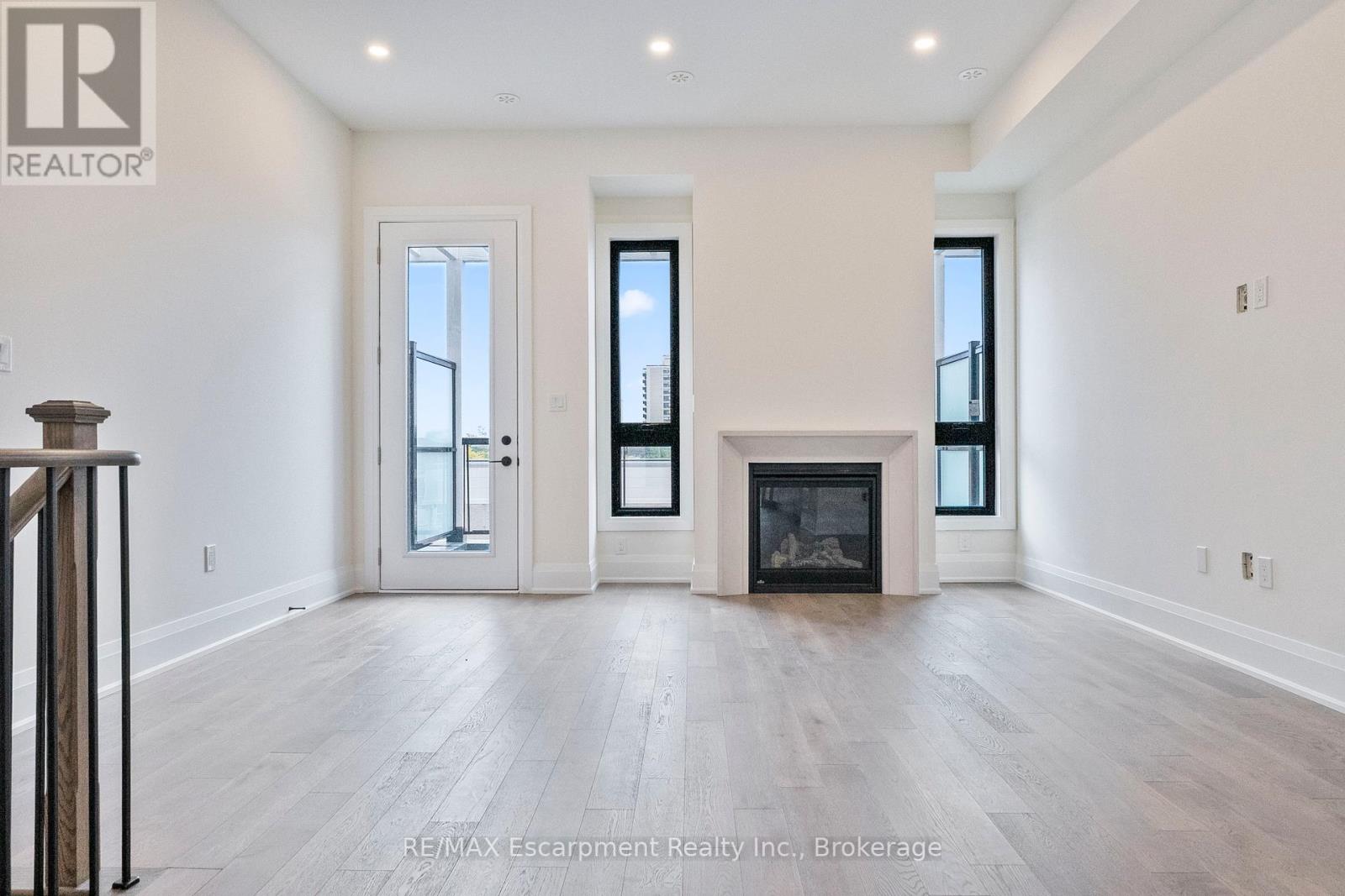 2 - 138 East Street, Oakville, Ontario  L6L 0H9 - Photo 15 - W12430094
