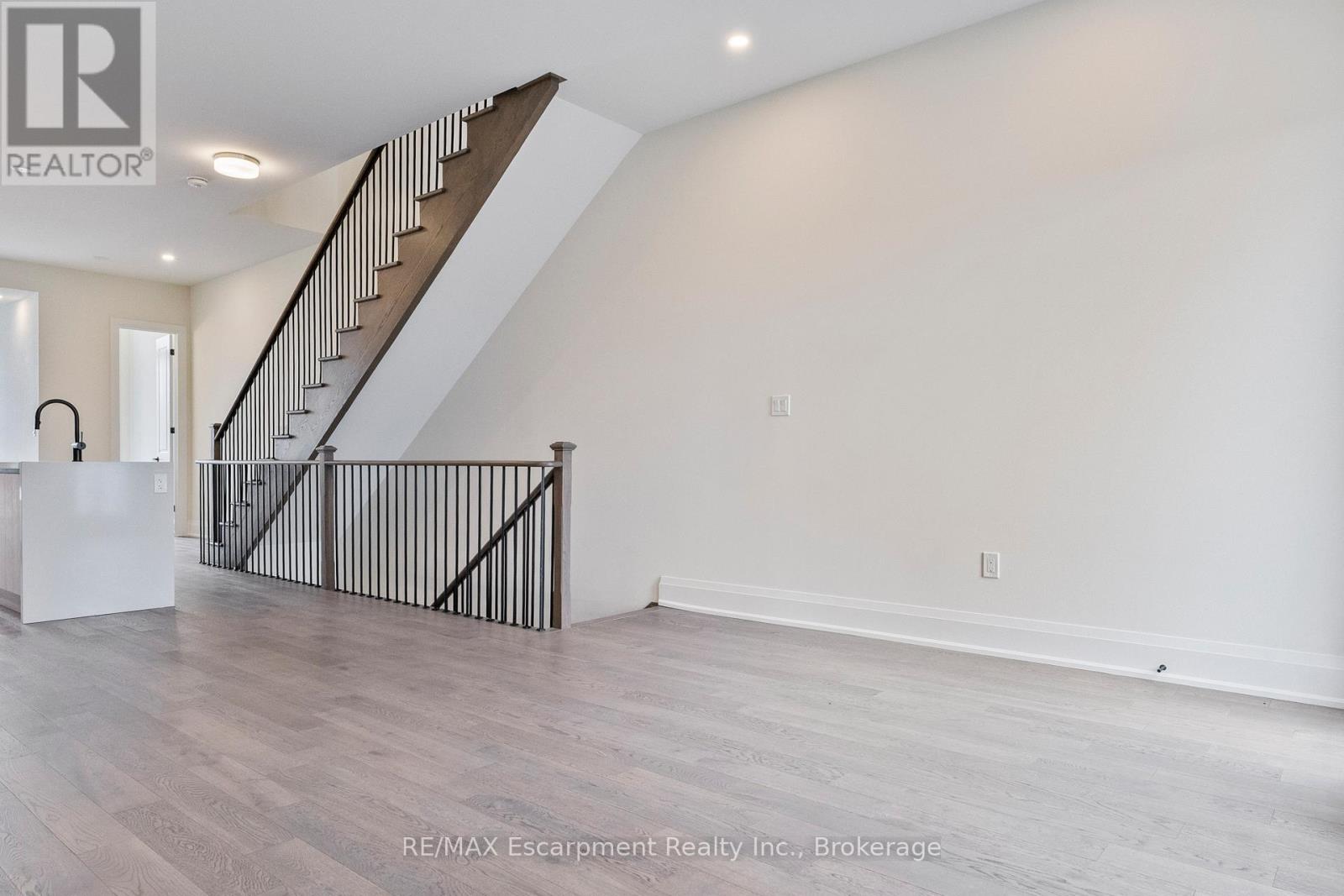 2 - 138 East Street, Oakville, Ontario  L6L 0H9 - Photo 17 - W12430094