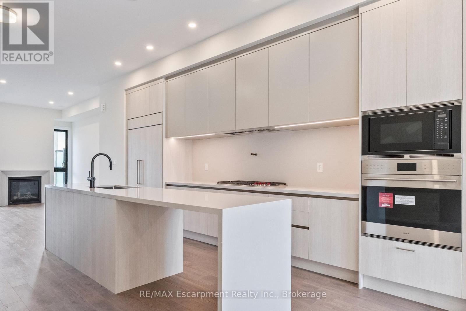 2 - 138 East Street, Oakville, Ontario  L6L 0H9 - Photo 22 - W12430094