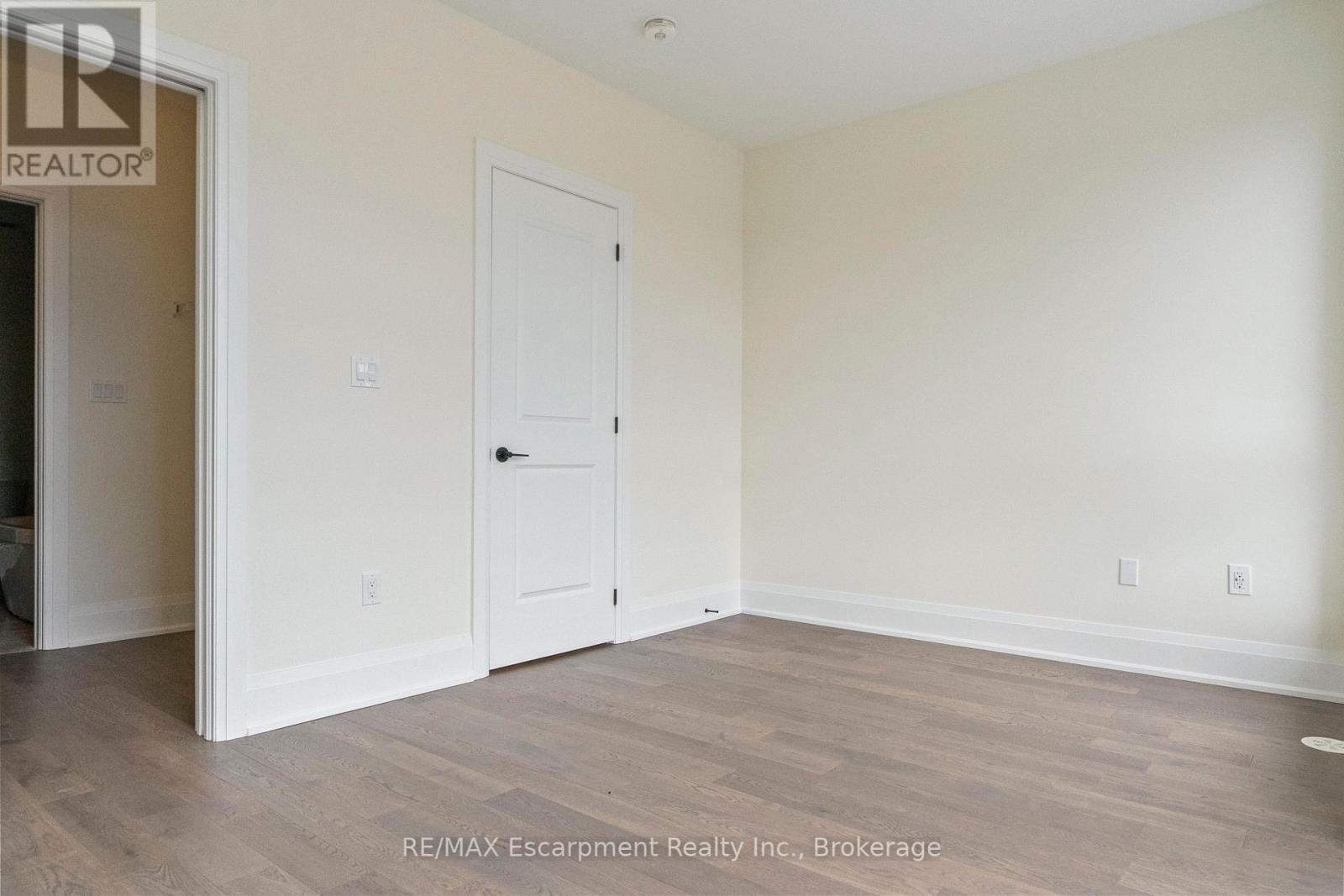 2 - 138 East Street, Oakville, Ontario  L6L 0H9 - Photo 35 - W12430094