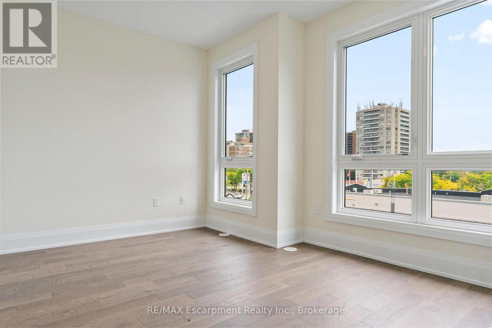 2 - 138 East Street, Oakville, Ontario  L6L 0H9 - Photo 36 - W12430094