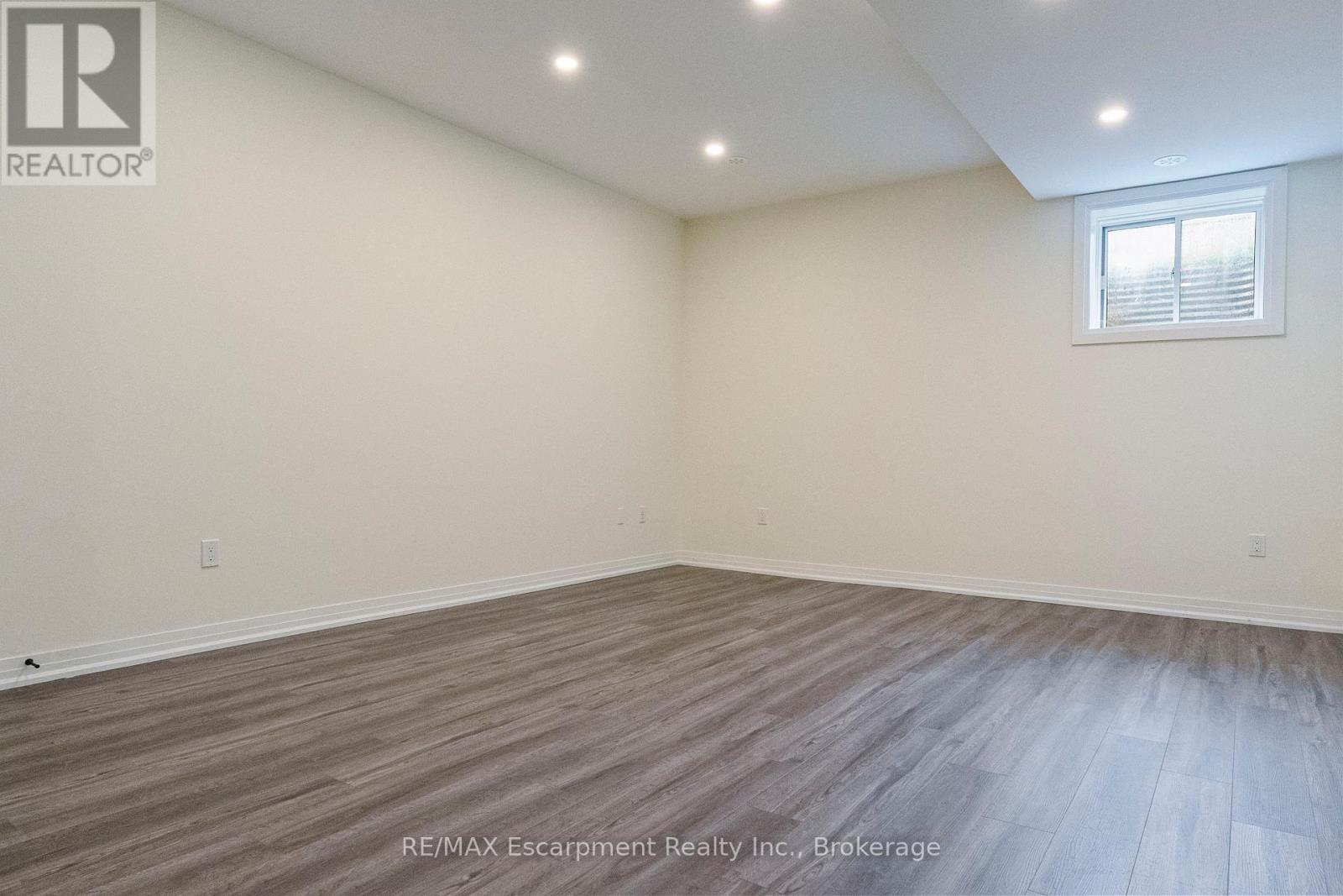 2 - 138 East Street, Oakville, Ontario  L6L 0H9 - Photo 9 - W12430094