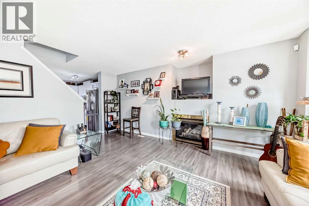 158 Bridleridge Circle Sw, Calgary, Alberta  T2J 6A5 - Photo 4 - A2254760