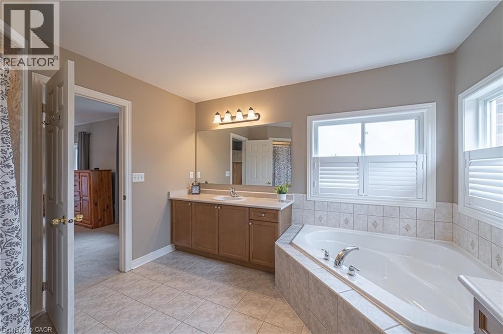 120 Sundial Crescent, Dundas, Ontario  L9H 7R8 - Photo 31 - 40774115