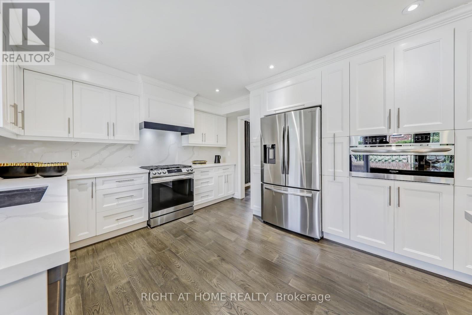 20 Woburn Drive, Vaughan, Ontario  L4L 7H8 - Photo 16 - N12430115