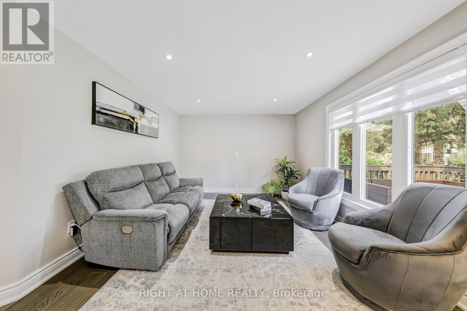 20 Woburn Drive, Vaughan, Ontario  L4L 7H8 - Photo 19 - N12430115