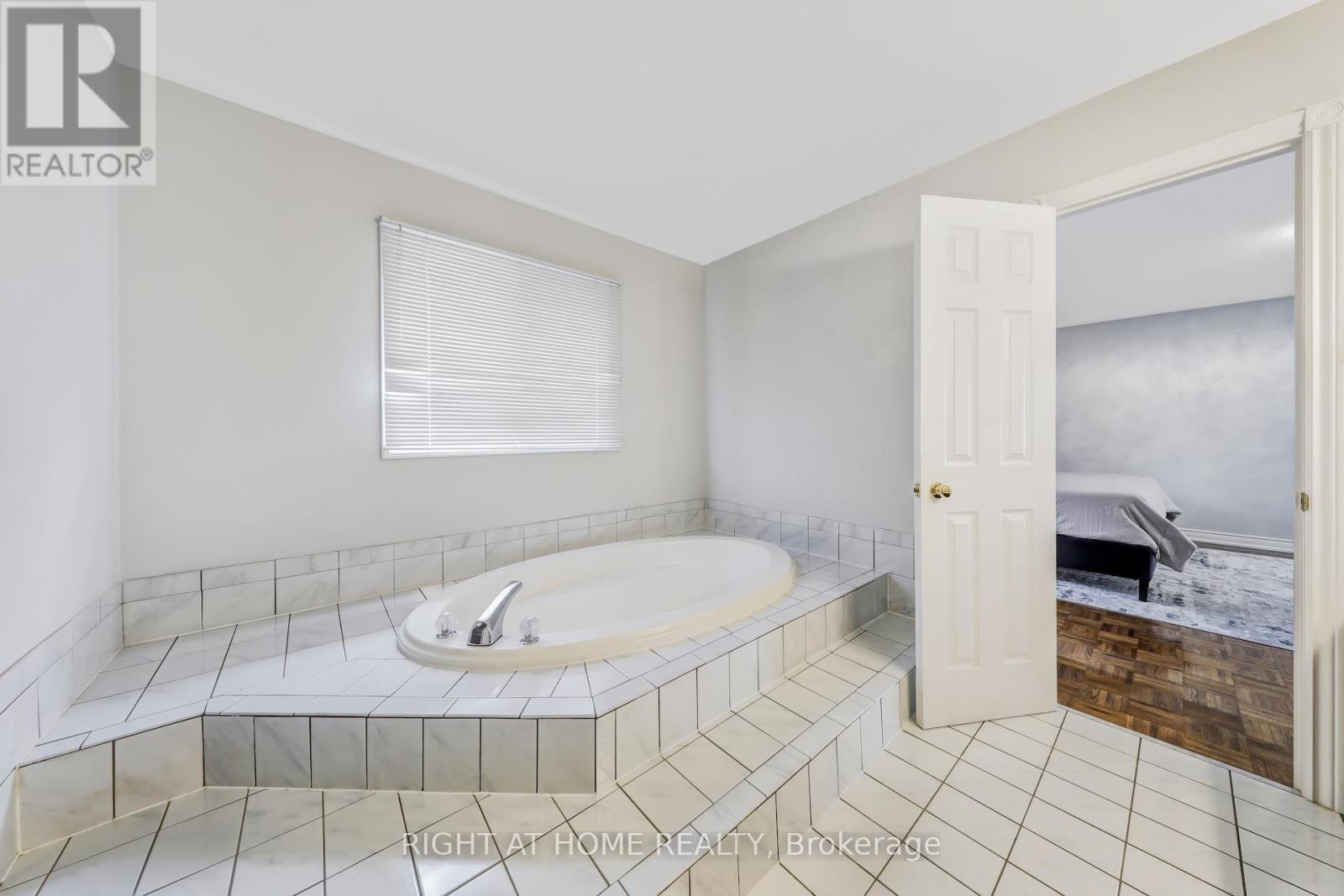 20 Woburn Drive, Vaughan, Ontario  L4L 7H8 - Photo 28 - N12430115