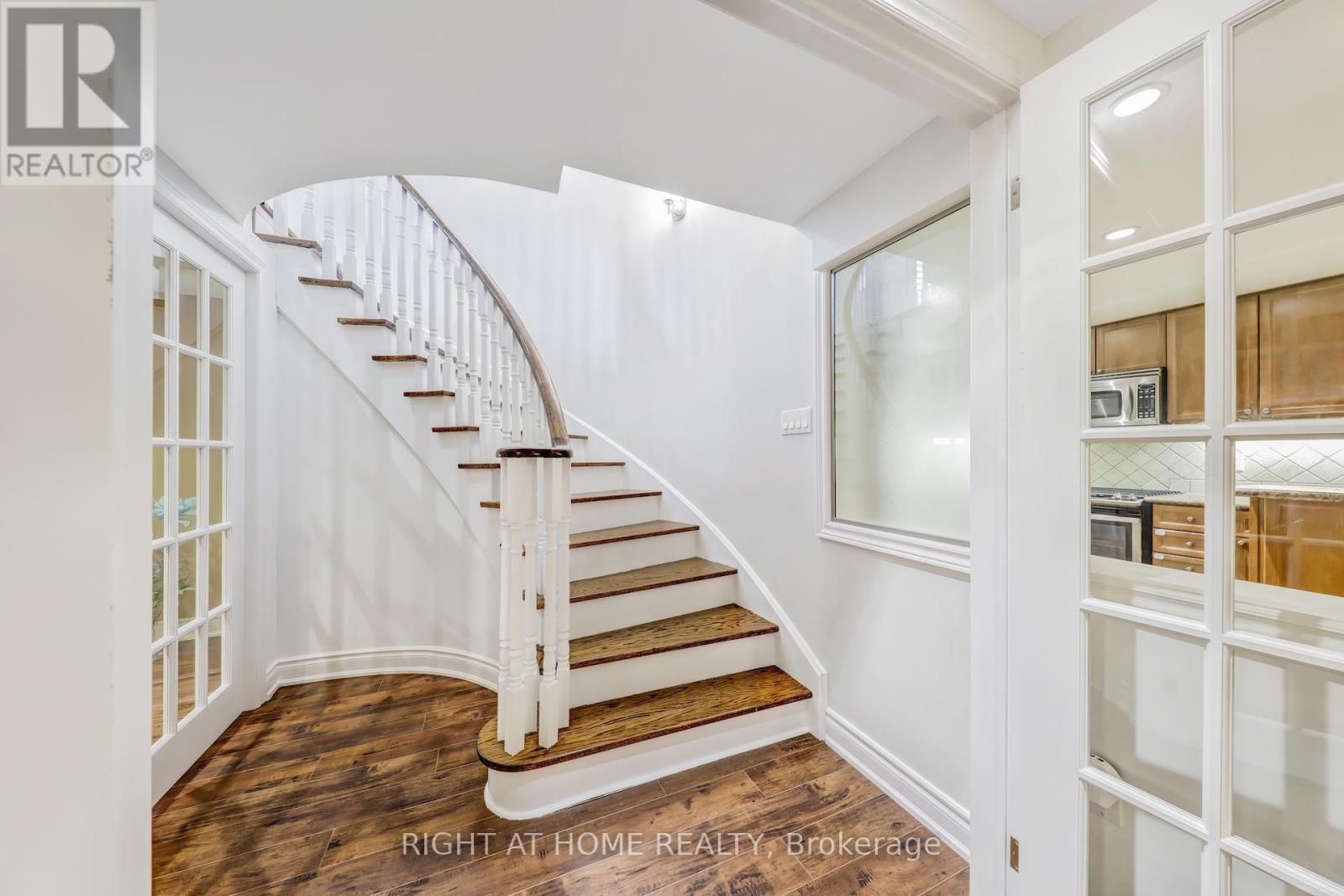 20 Woburn Drive, Vaughan, Ontario  L4L 7H8 - Photo 36 - N12430115