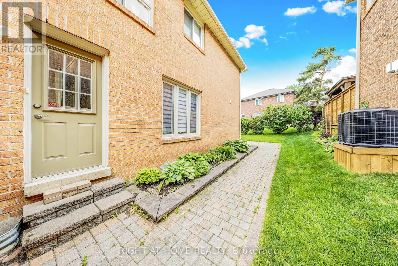 20 Woburn Drive, Vaughan, Ontario  L4L 7H8 - Photo 46 - N12430115