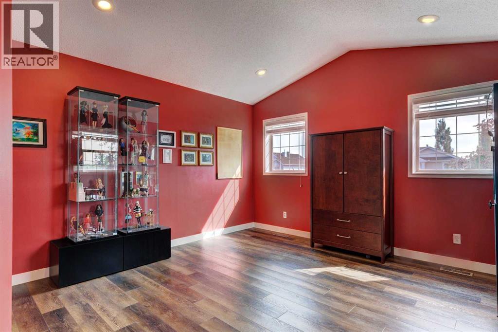 23 Sierra Nevada Way Sw, Calgary, Alberta  T3H 3M6 - Photo 23 - A2251723