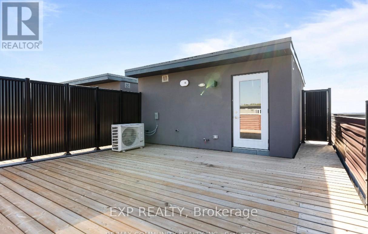 2 - 3560 Colonial Drive, Mississauga, Ontario  L5L 0C1 - Photo 22 - W12430107