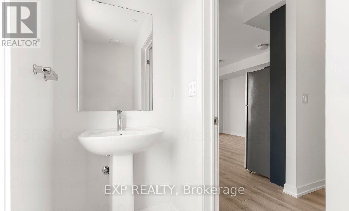 2 - 3560 Colonial Drive, Mississauga, Ontario  L5L 0C1 - Photo 9 - W12430107