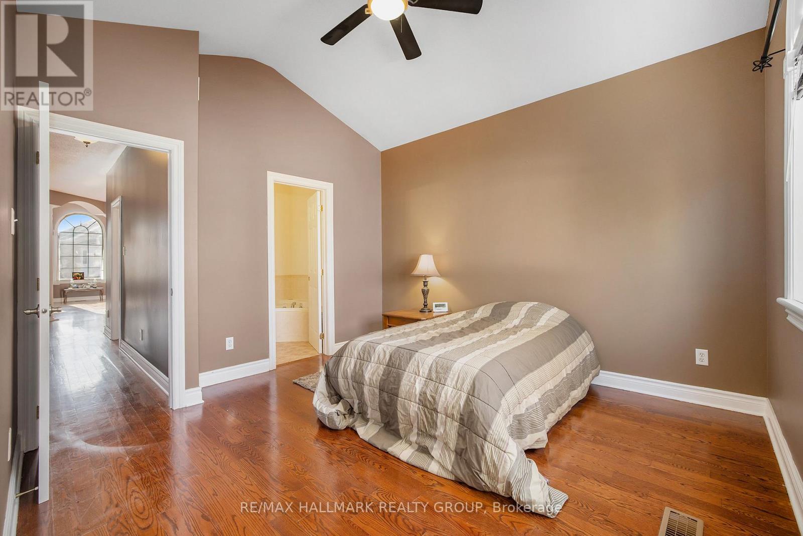24 Castle Glen Crescent, Ottawa, Ontario  K2L 4H1 - Photo 16 - X12430122