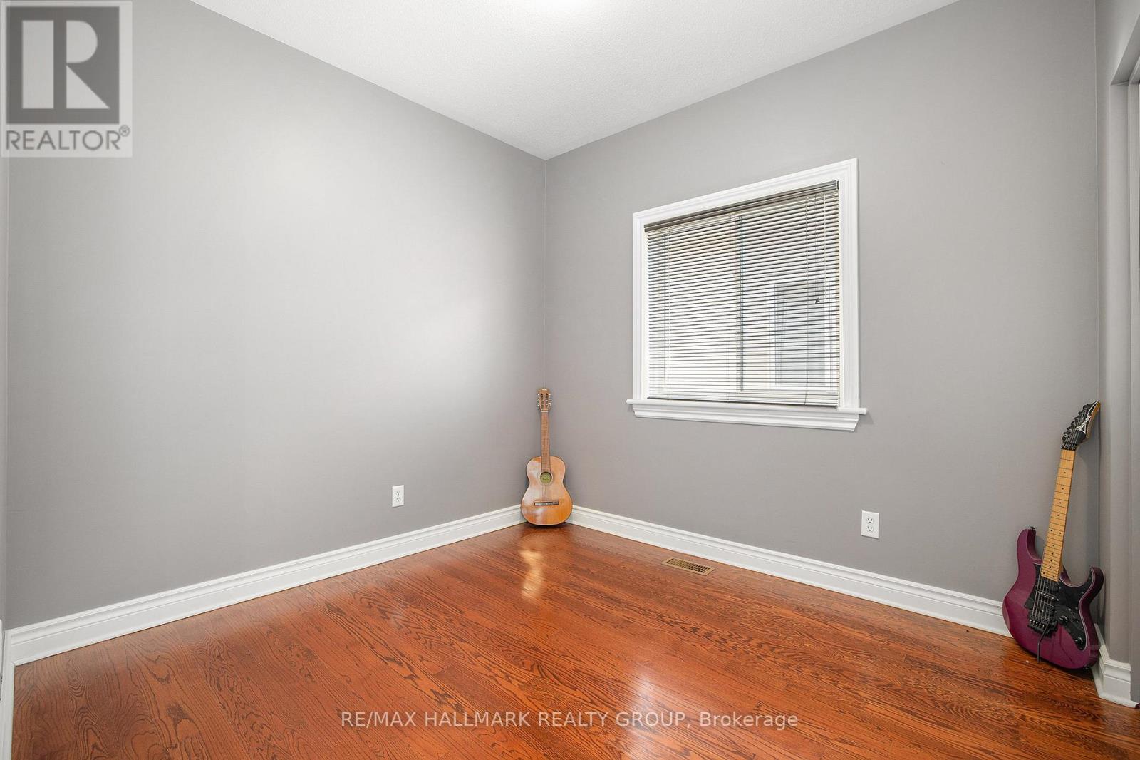 24 Castle Glen Crescent, Ottawa, Ontario  K2L 4H1 - Photo 19 - X12430122