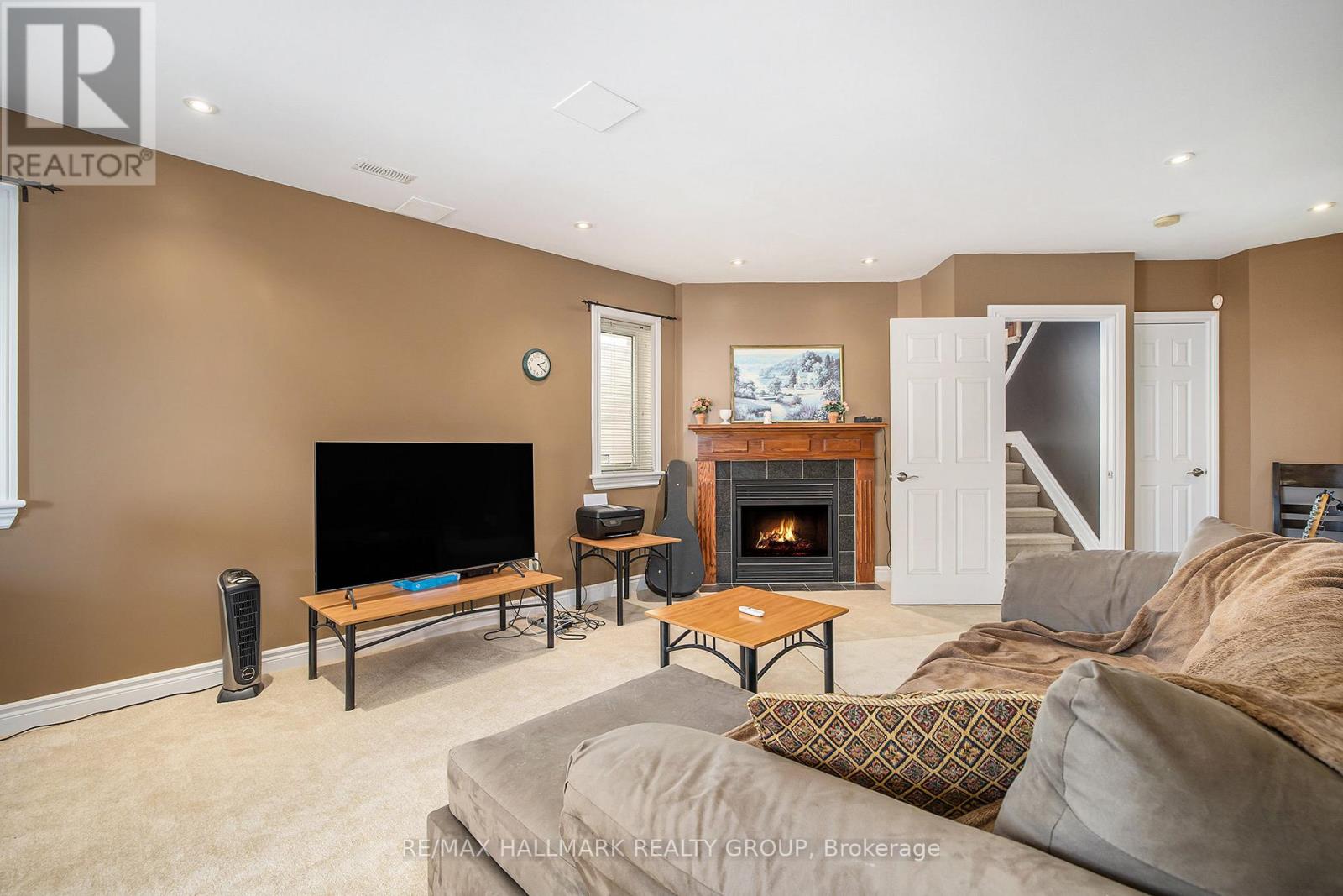 24 Castle Glen Crescent, Ottawa, Ontario  K2L 4H1 - Photo 22 - X12430122