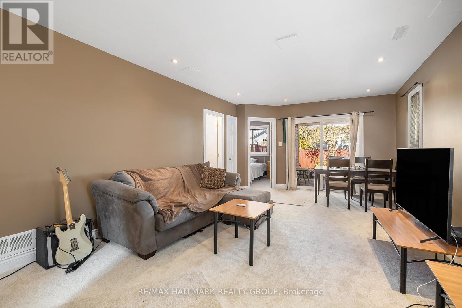 24 Castle Glen Crescent, Ottawa, Ontario  K2L 4H1 - Photo 23 - X12430122