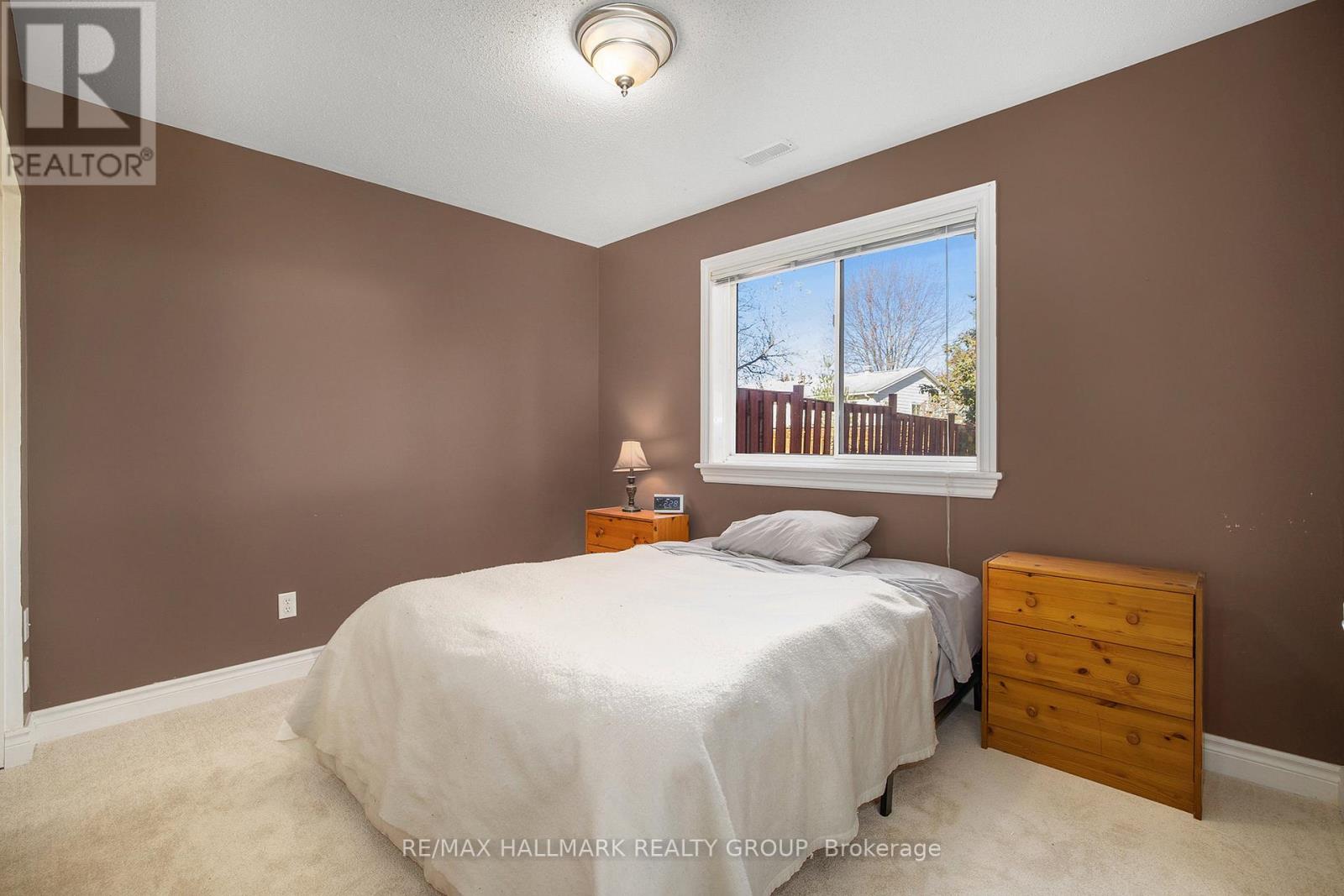 24 Castle Glen Crescent, Ottawa, Ontario  K2L 4H1 - Photo 24 - X12430122