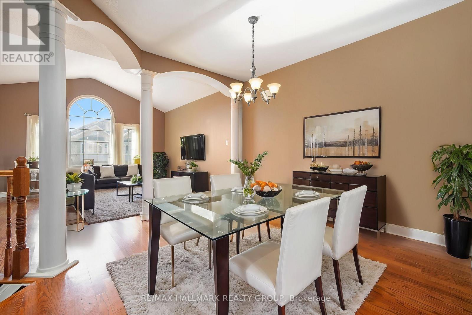24 Castle Glen Crescent, Ottawa, Ontario  K2L 4H1 - Photo 8 - X12430122