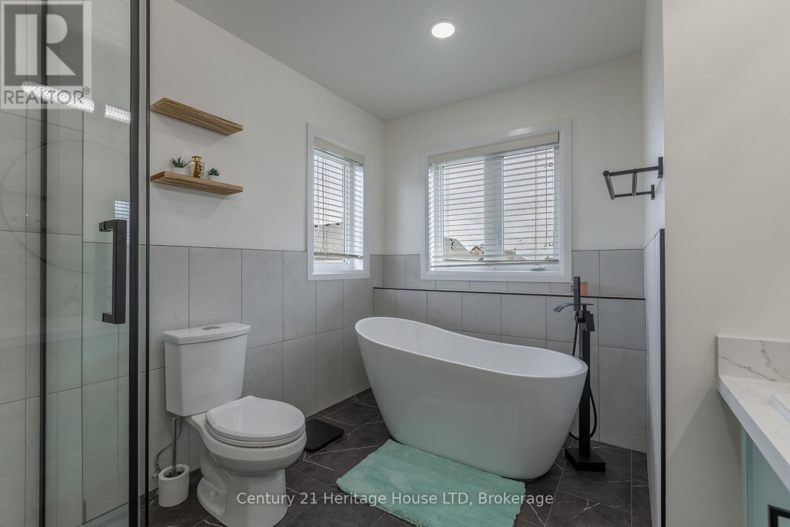 5 Juneberry Road, Thorold (Confederation Heights), Ontario  L2V 0B2 - Photo 19 - X12430125