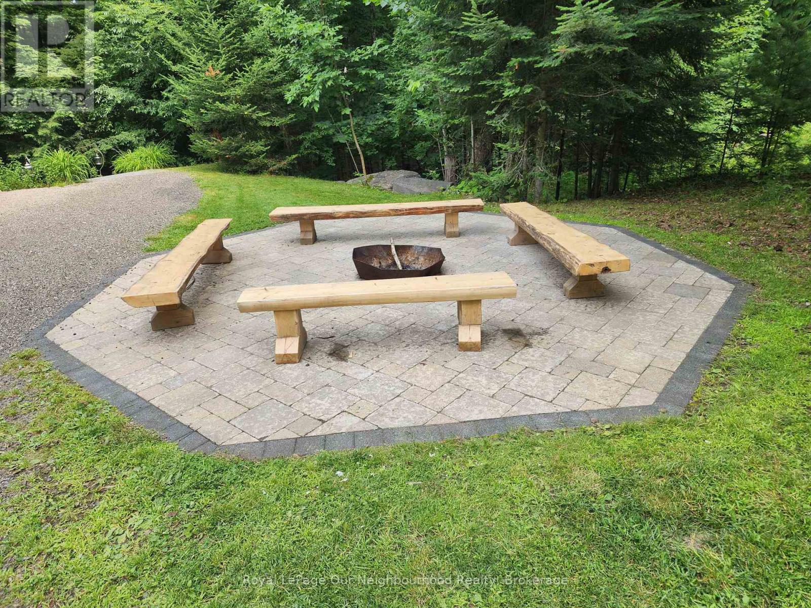 1042 Ski Ridge Trail, Dysart Et Al (Guilford), Ontario  K0M 1M0 - Photo 35 - X12427899