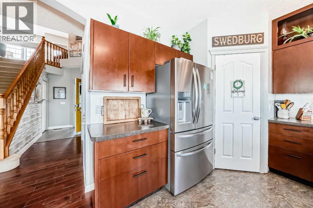 40 Bow Ridge Drive, Cochrane, Alberta  T4C 1V5 - Photo 6 - A2239953