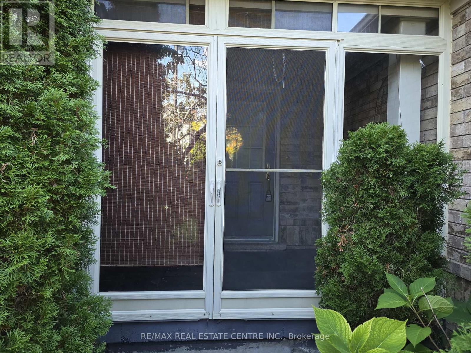 1159 Riddell Crescent, Milton (Be Beaty), Ontario  L9T 6Y1 - Photo 3 - W12428737