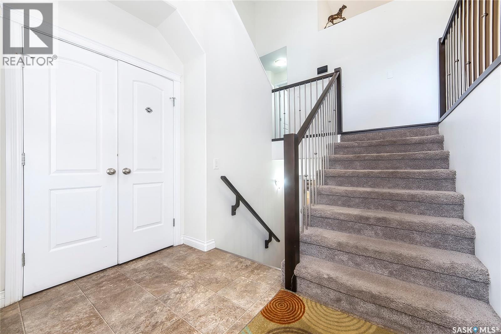 307 Klassen Crescent, Saskatoon, Saskatchewan  S7R 0E9 - Photo 5 - SK019446