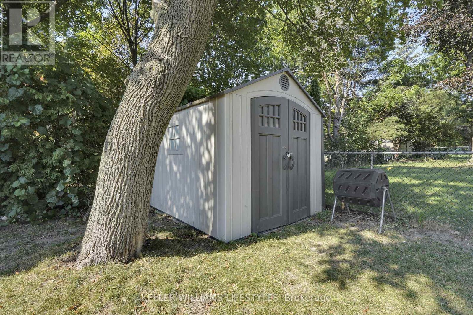 66 Lloyd Manor Crescent, London North, Ontario  N6H 3Z3 - Photo 34 - X12393780