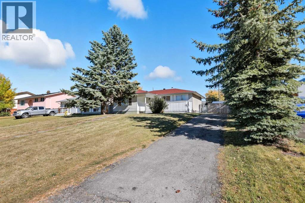 304 60 Street Se, Calgary, Alberta  T2A 4K2 - Photo 3 - A2259731
