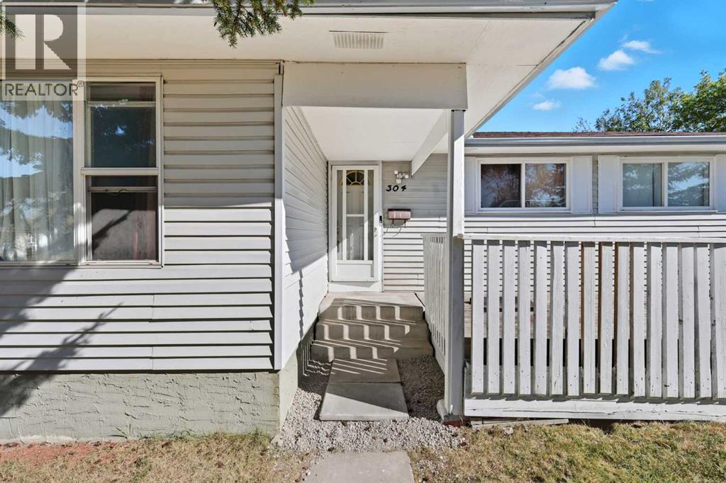 304 60 Street Se, Calgary, Alberta  T2A 4K2 - Photo 5 - A2259731