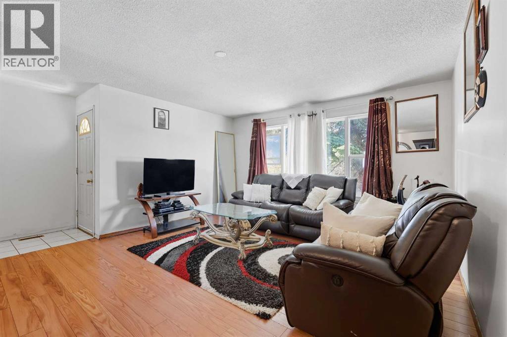 304 60 Street Se, Calgary, Alberta  T2A 4K2 - Photo 11 - A2259731