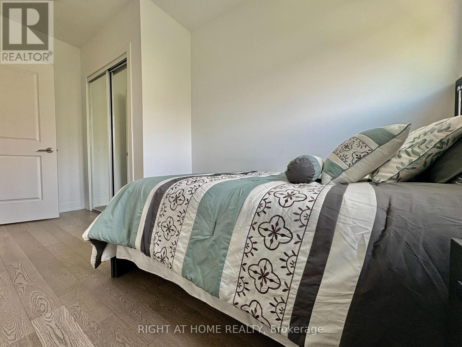 211 - 1085 Douglas Mccurdy Common, Mississauga, Ontario  L5G 0C6 - Photo 13 - W12430124