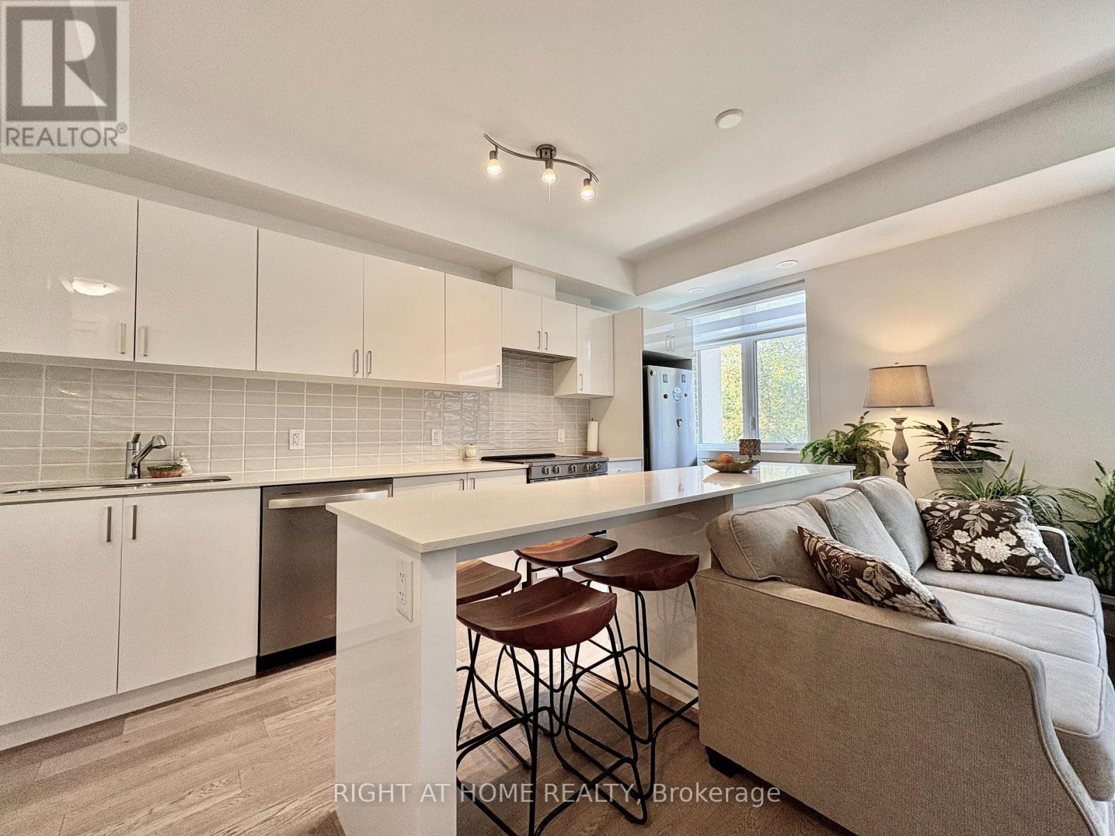 211 - 1085 Douglas Mccurdy Common, Mississauga, Ontario  L5G 0C6 - Photo 7 - W12430124