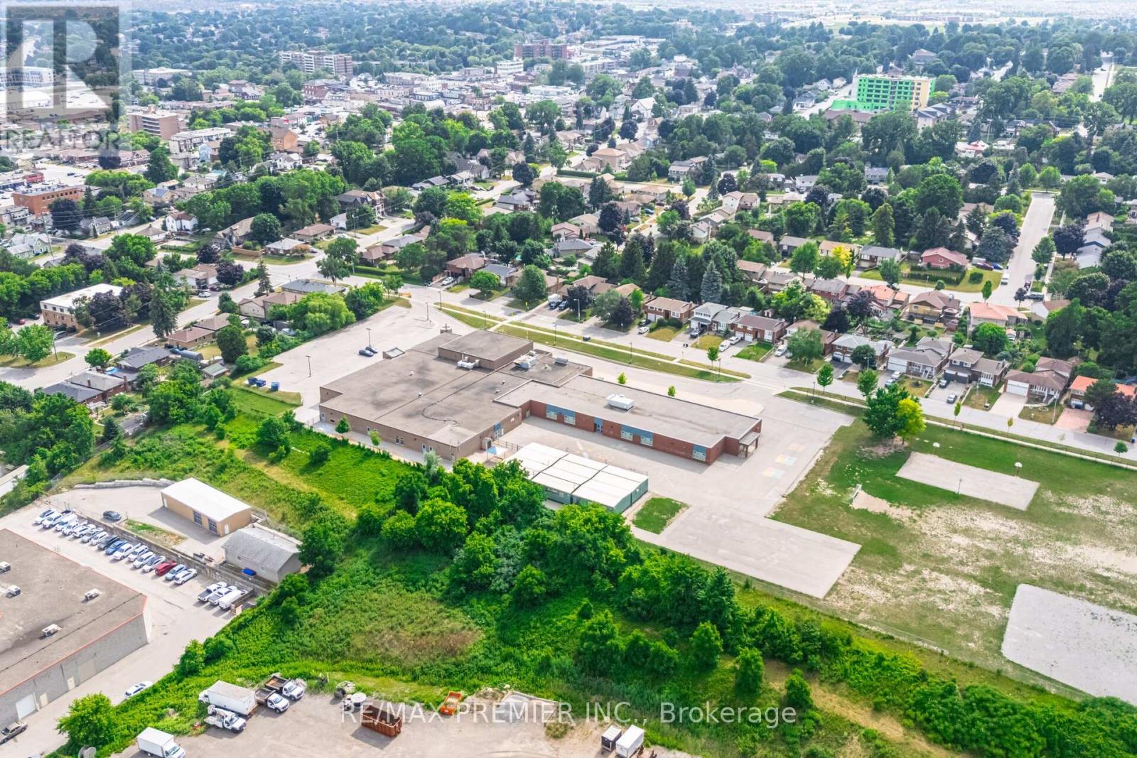 4 - 200 Dissette Street, Bradford West Gwillimbury, Ontario  L3Z 3G8 - Photo 26 - N12275620