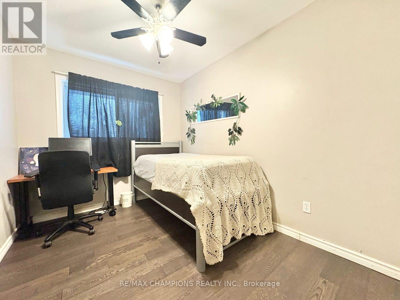 265 Glenridge Drive, Waterloo, Ontario  N2J 3W5 - Photo 4 - X12428614