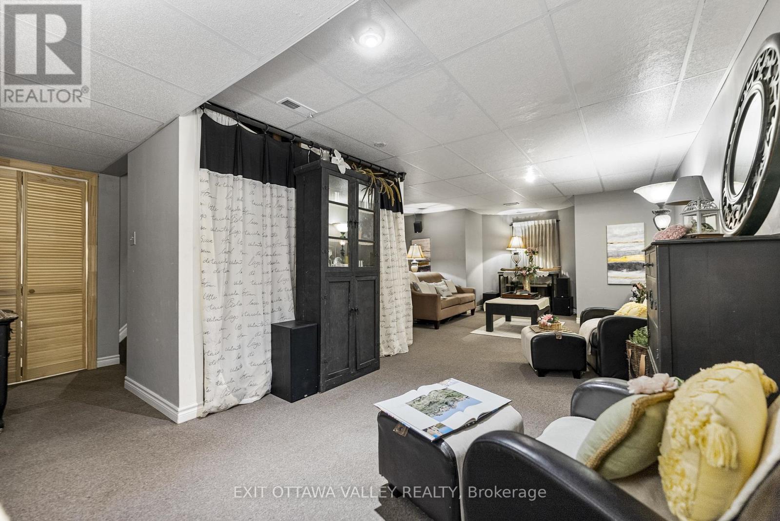 15 Hume Street, Whitewater Region, Ontario  K0J 1C0 - Photo 29 - X12430128