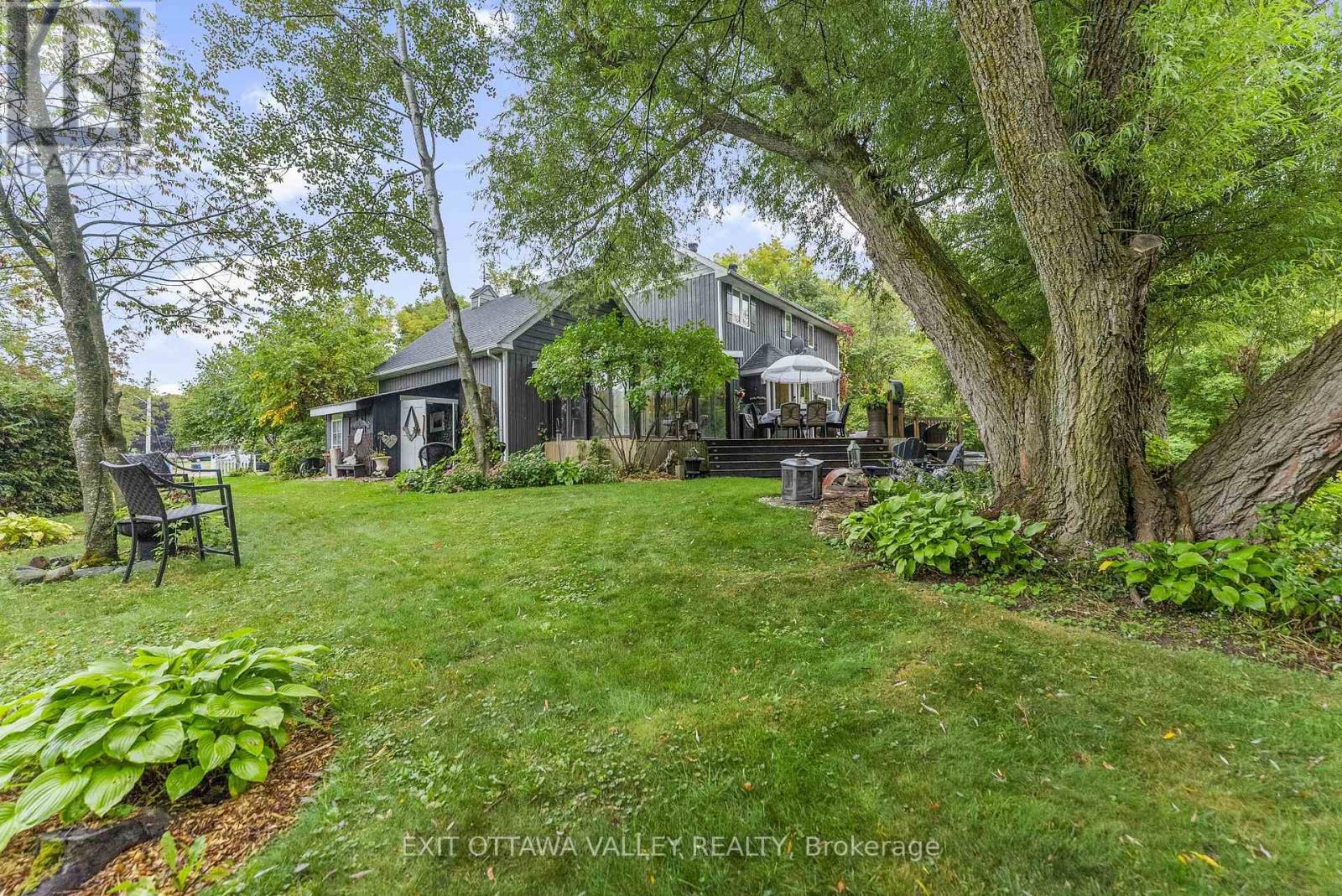 15 Hume Street, Whitewater Region, Ontario  K0J 1C0 - Photo 32 - X12430128
