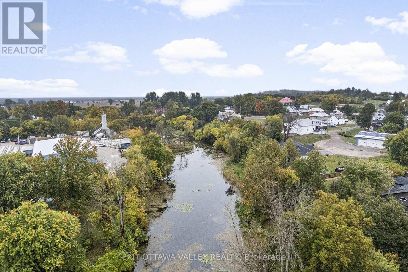 15 Hume Street, Whitewater Region, Ontario  K0J 1C0 - Photo 34 - X12430128