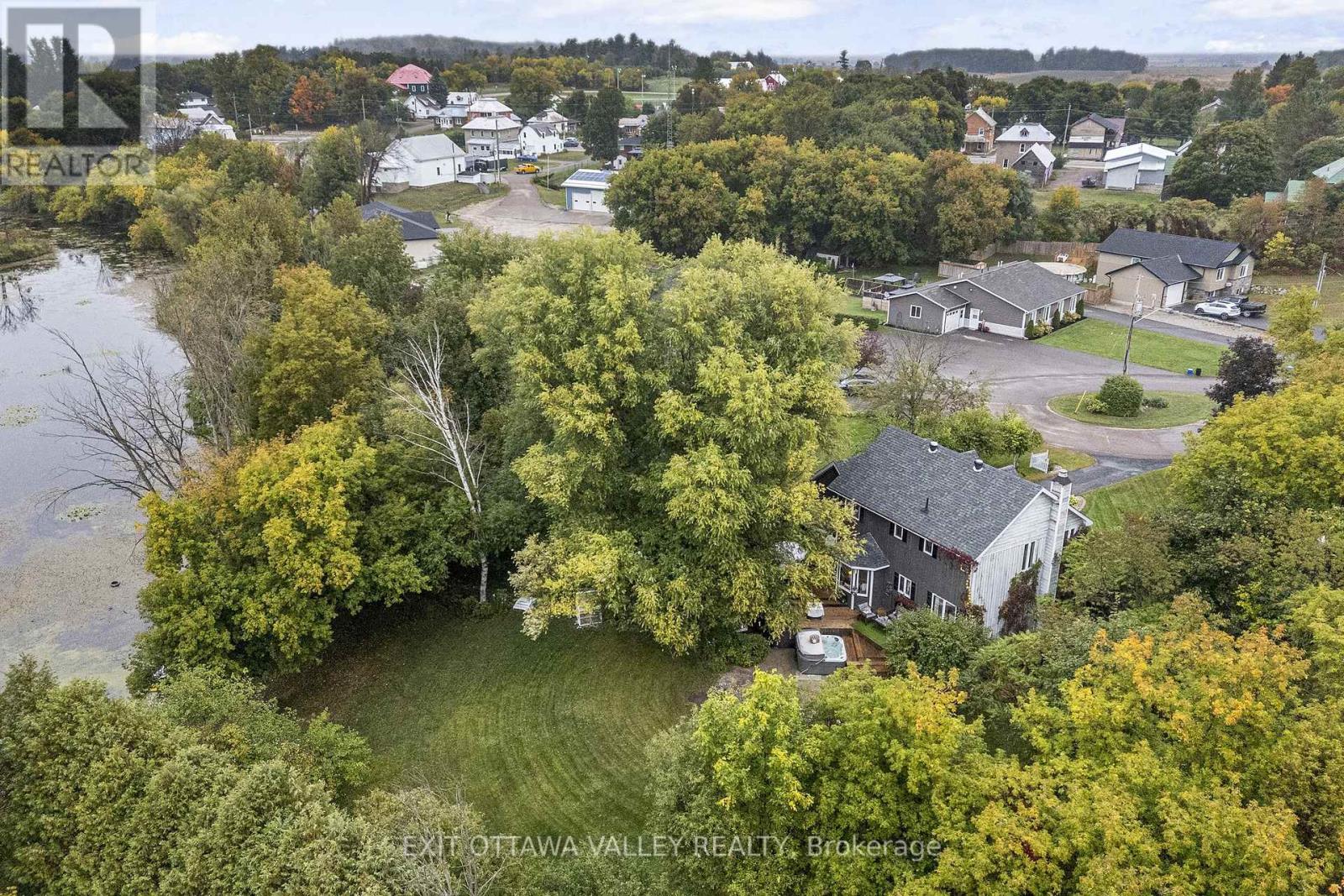 15 Hume Street, Whitewater Region, Ontario  K0J 1C0 - Photo 35 - X12430128