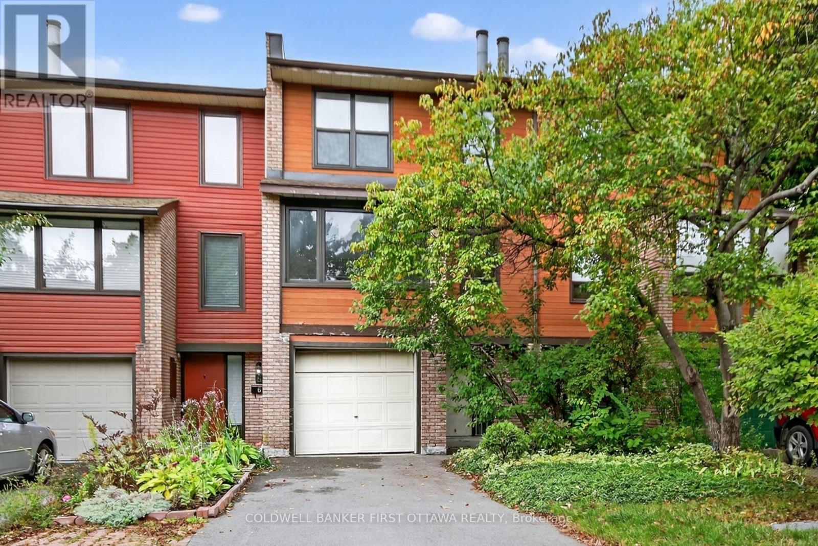 4 MARIELLE COURT, Ottawa, Ontario