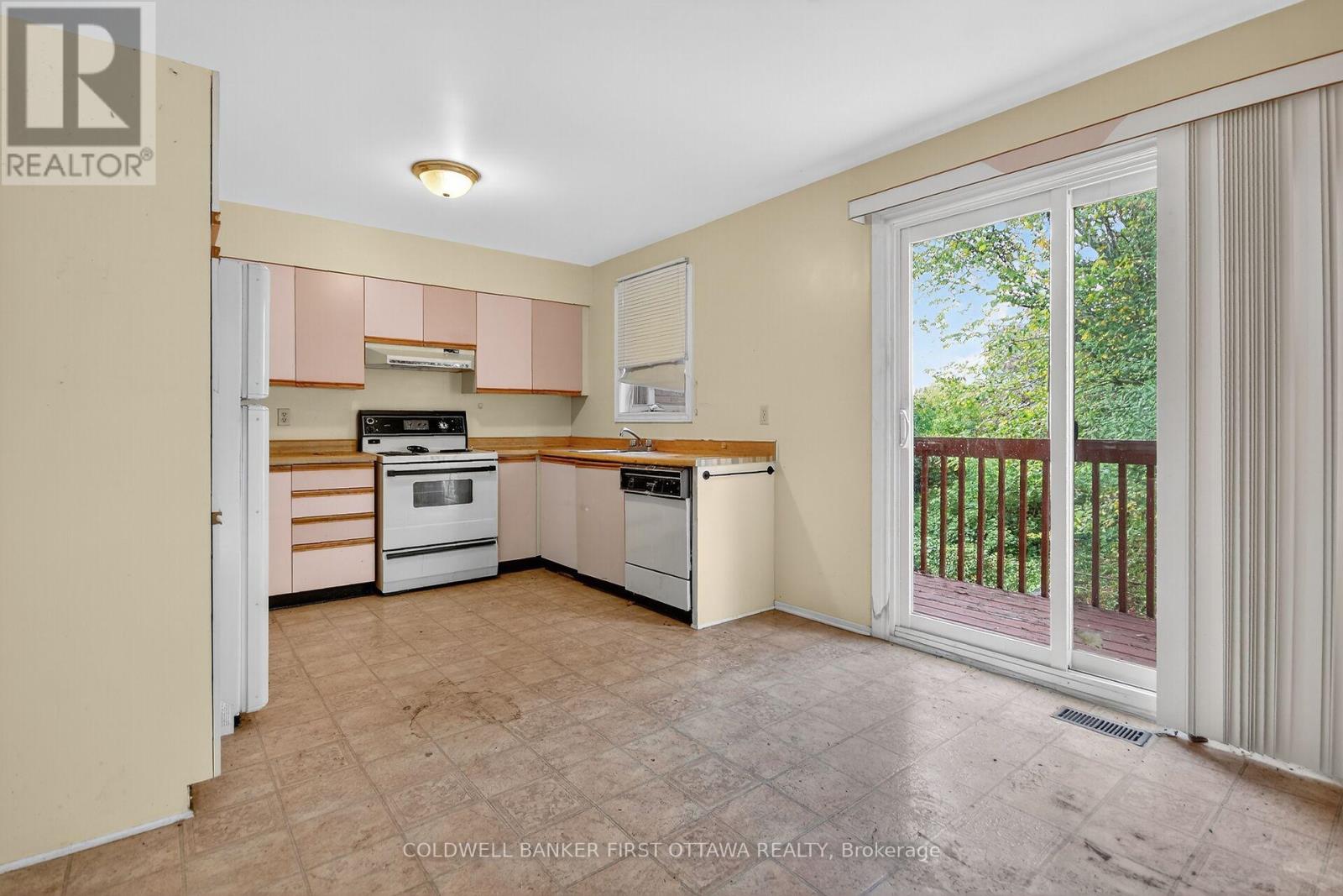 4 Marielle Court, Ottawa, Ontario  K2B 8P4 - Photo 10 - X12430133