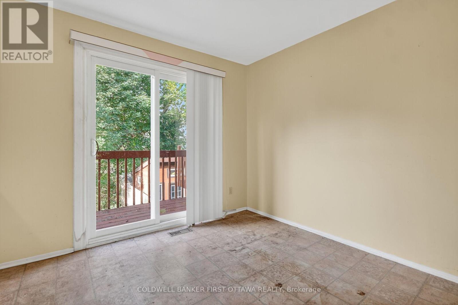 4 Marielle Court, Ottawa, Ontario  K2B 8P4 - Photo 11 - X12430133