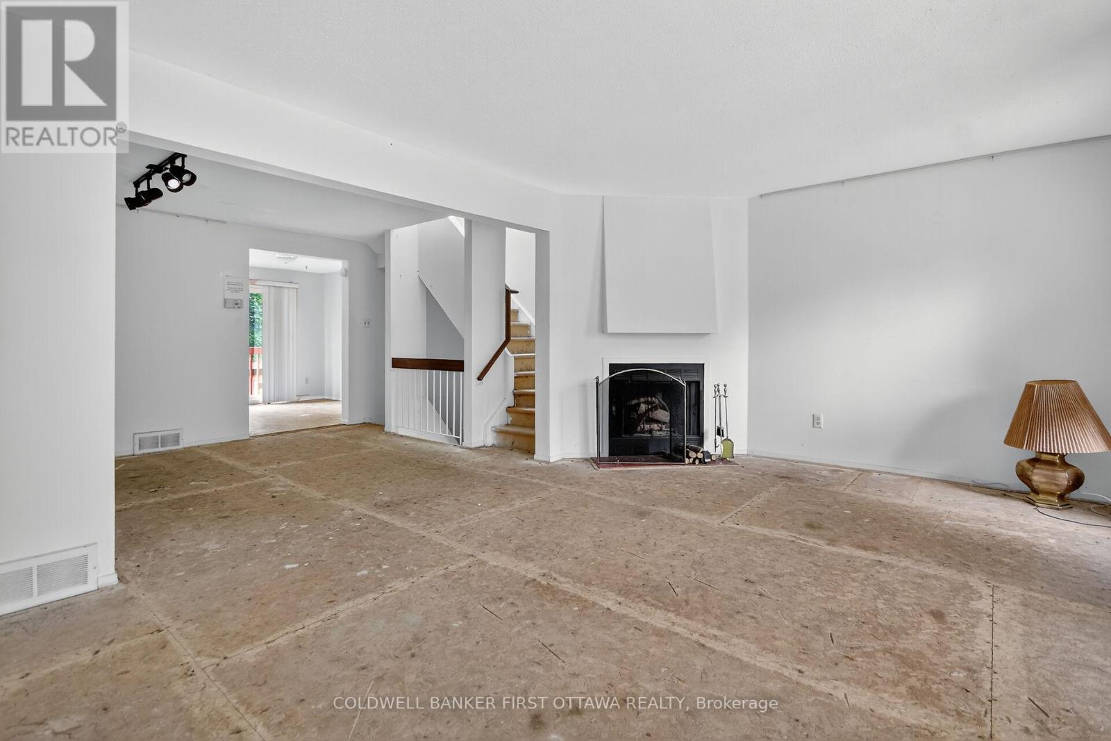 4 Marielle Court, Ottawa, Ontario  K2B 8P4 - Photo 14 - X12430133