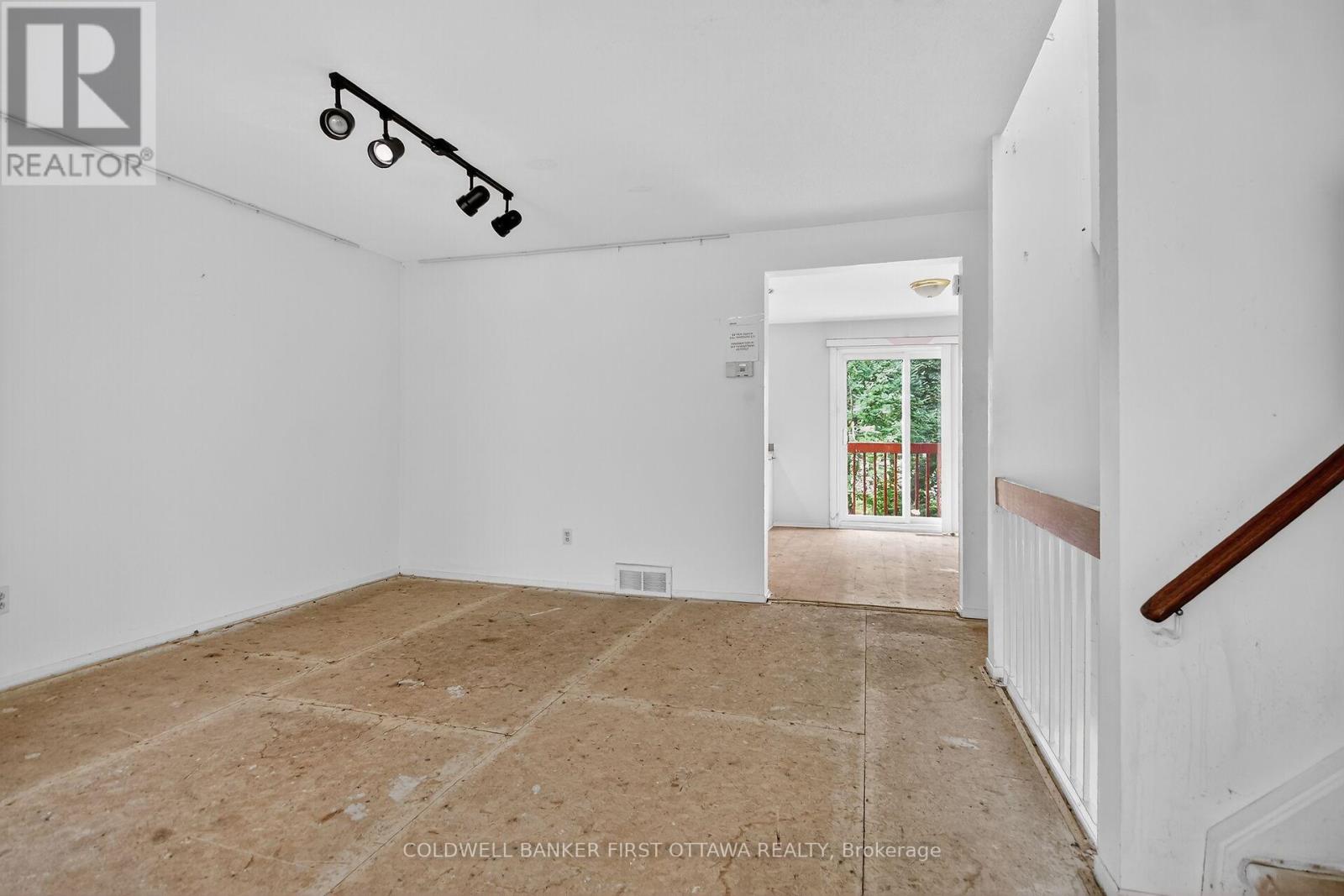 4 Marielle Court, Ottawa, Ontario  K2B 8P4 - Photo 18 - X12430133