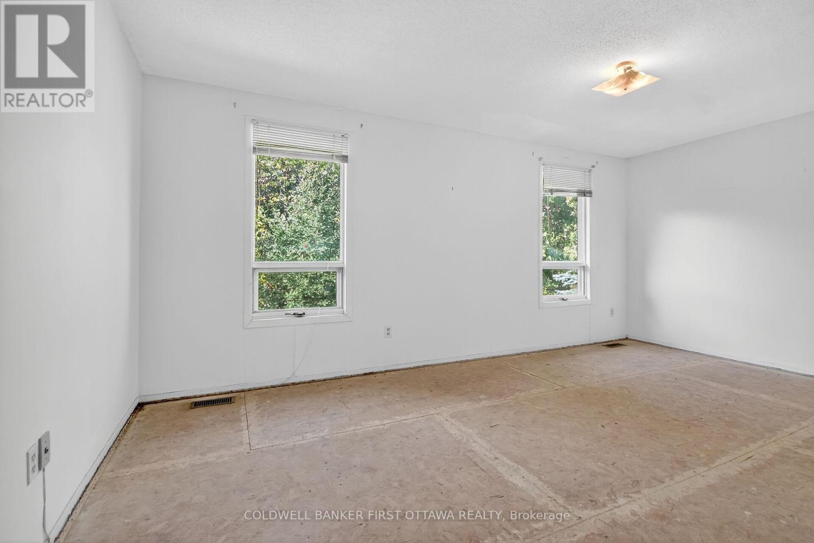 4 Marielle Court, Ottawa, Ontario  K2B 8P4 - Photo 26 - X12430133
