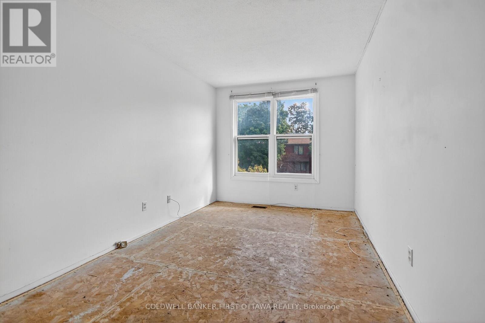 4 Marielle Court, Ottawa, Ontario  K2B 8P4 - Photo 27 - X12430133