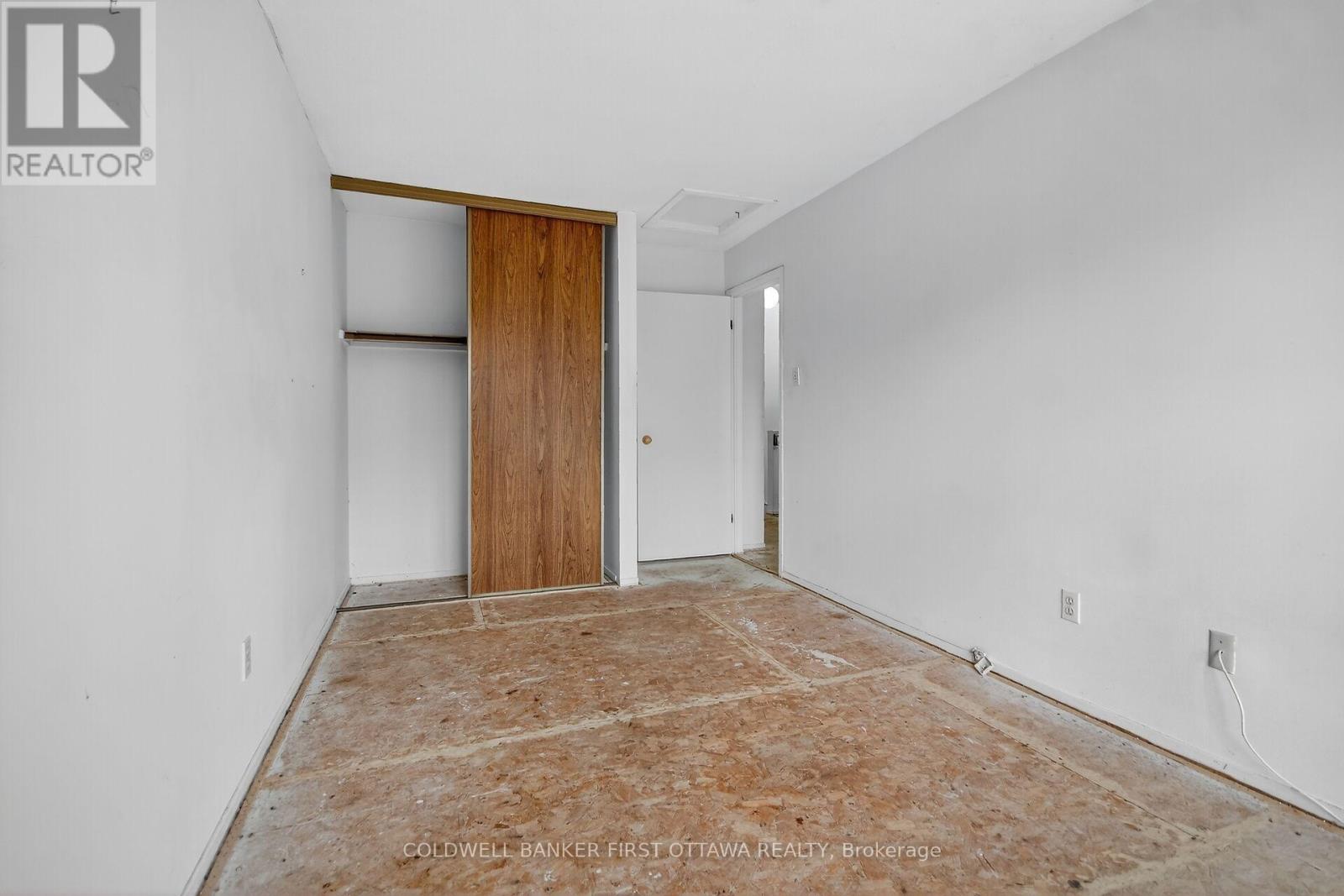 4 Marielle Court, Ottawa, Ontario  K2B 8P4 - Photo 28 - X12430133
